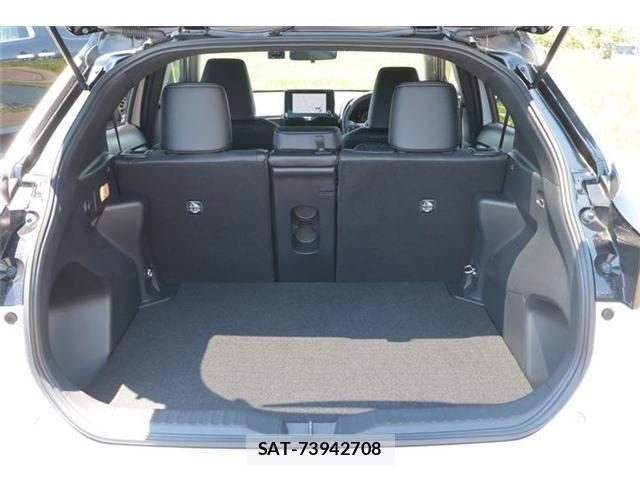Toyota YARIS CROSS 2025-05 8076282-12