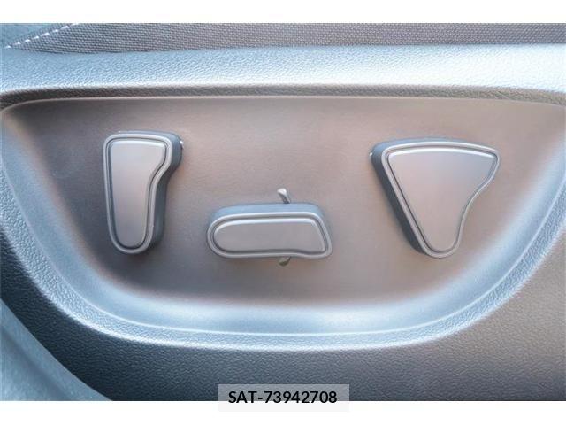 Toyota YARIS CROSS 2025-05 8076282-27