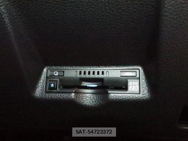 Toyota YARIS CROSS 2021-02 8076291-15