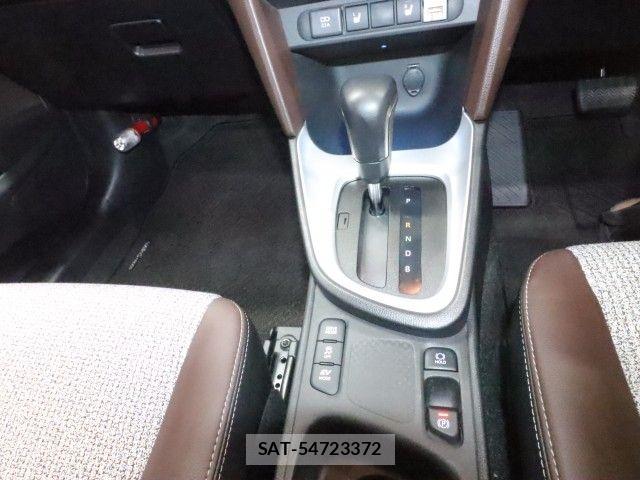 Toyota YARIS CROSS 2021-02 8076291-16