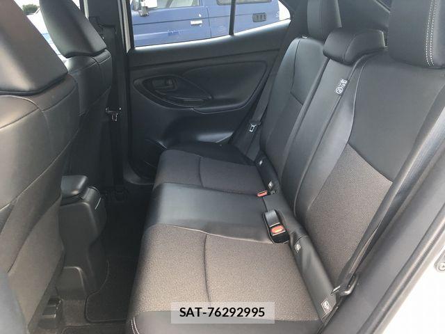 Toyota YARIS CROSS 2025-10 8102972-21