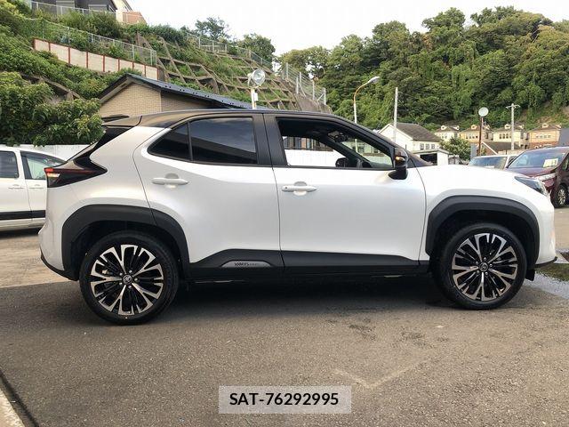 Toyota YARIS CROSS 2025-10 8102972-5