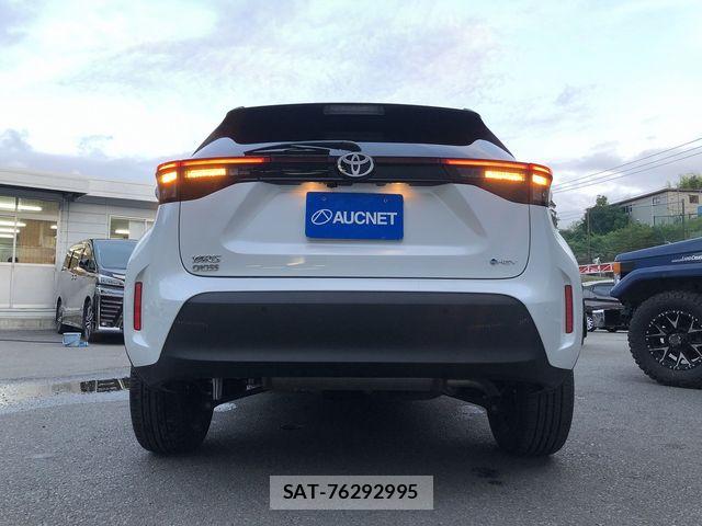 Toyota YARIS CROSS 2025-10 8102972-8