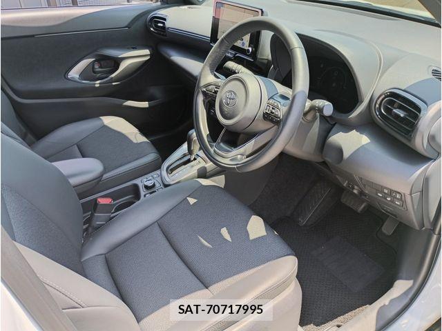 Toyota YARIS CROSS 2025-10 8102971-13