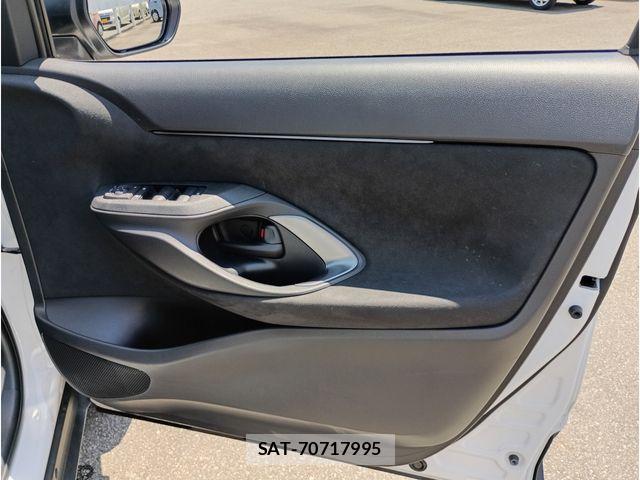 Toyota YARIS CROSS 2025-10 8102971-15