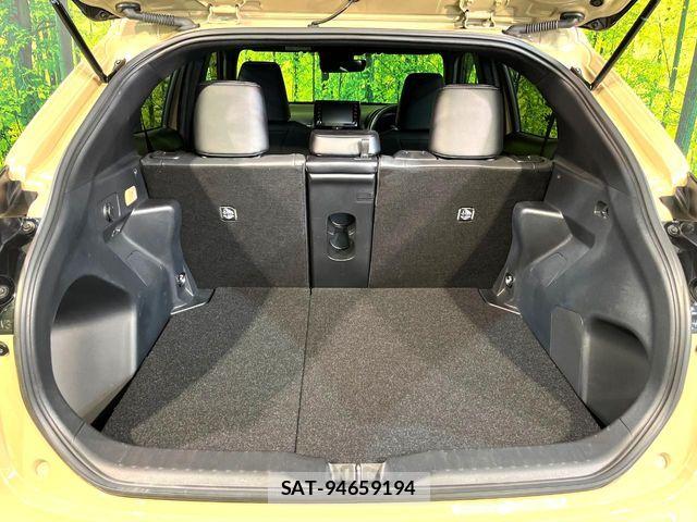 Toyota YARIS CROSS 2022-10 8102976-9