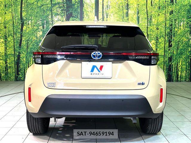 Toyota YARIS CROSS 2022-10 8102976-14