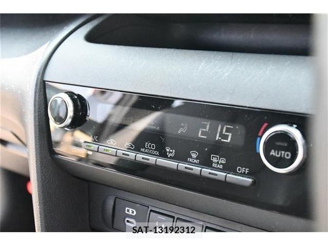 Toyota YARIS CROSS 2022-10 8102982-11
