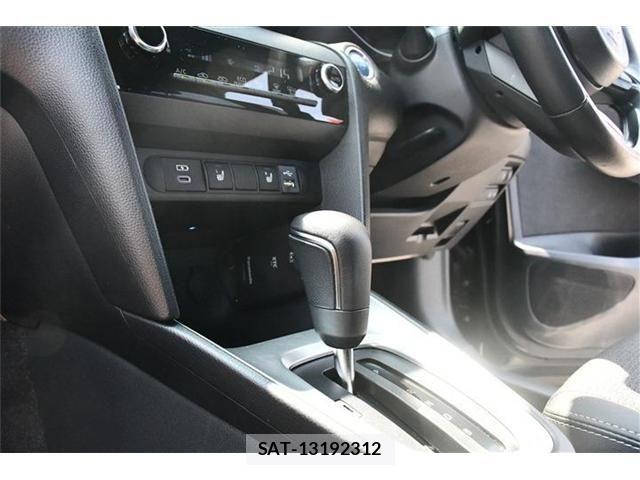 Toyota YARIS CROSS 2022-10 8102982-12