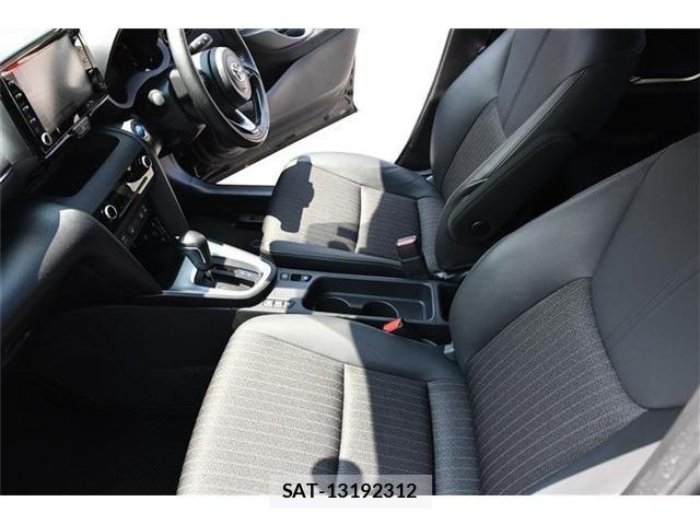Toyota YARIS CROSS 2022-10 8102982-13