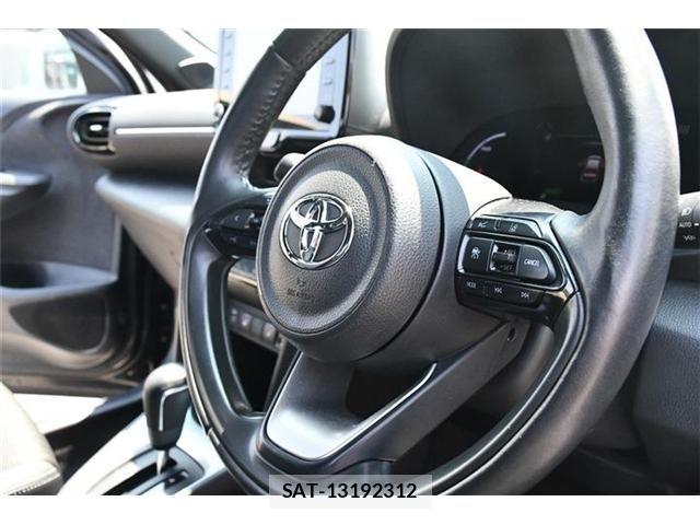 Toyota YARIS CROSS 2022-10 8102982-14