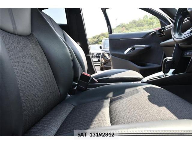 Toyota YARIS CROSS 2022-10 8102982-15