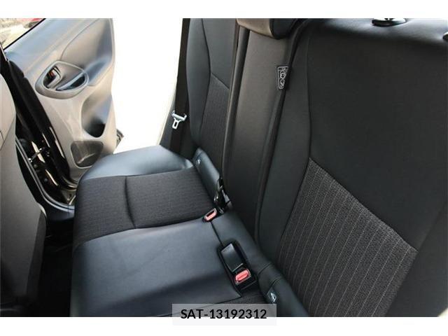 Toyota YARIS CROSS 2022-10 8102982-25