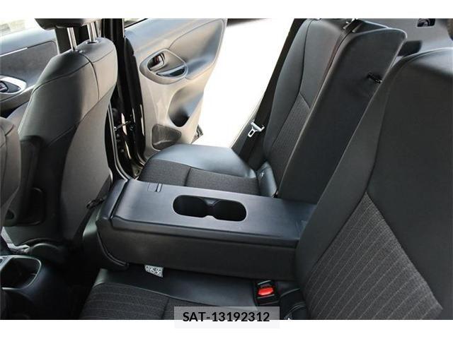 Toyota YARIS CROSS 2022-10 8102982-26