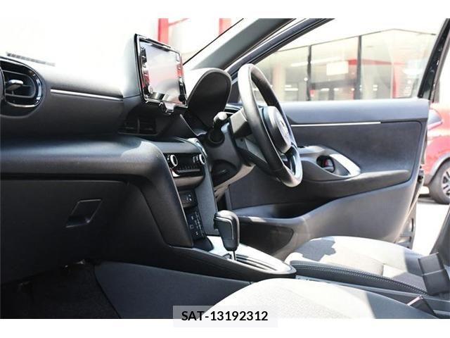Toyota YARIS CROSS 2022-10 8102982-2