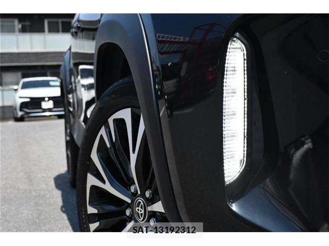 Toyota YARIS CROSS 2022-10 8102982-3