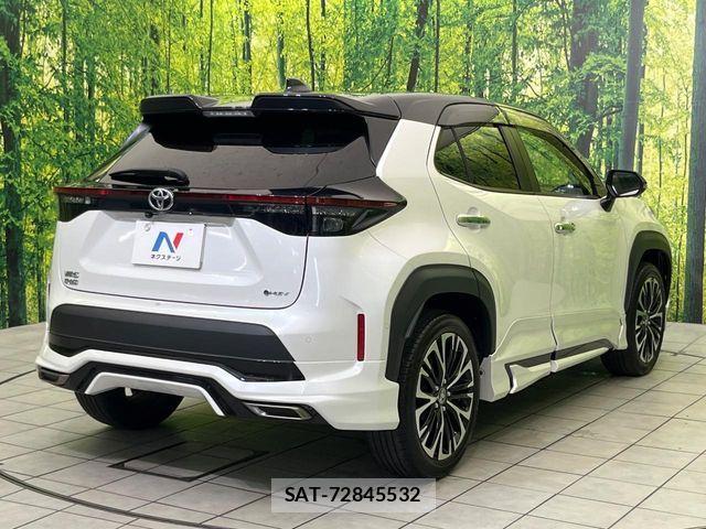 Toyota YARIS CROSS 2024-04 8102970-16