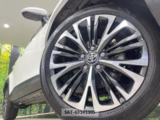 Toyota YARIS CROSS 2023-12 8102973-12