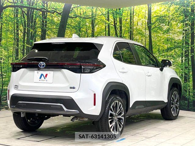 Toyota YARIS CROSS 2023-12 8102973-16