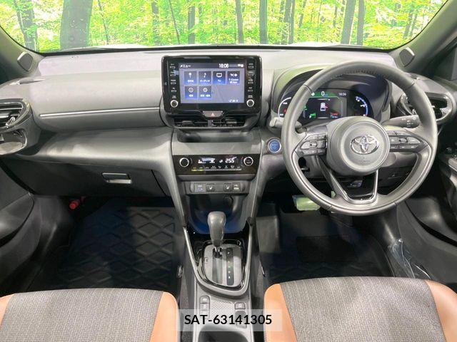 Toyota YARIS CROSS 2023-12 8102973-1