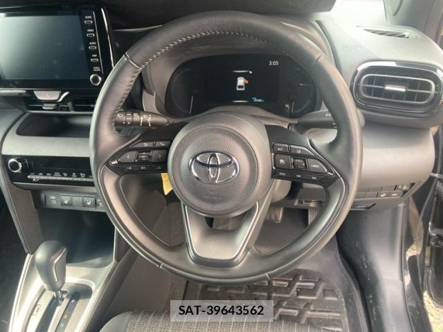 Toyota YARIS CROSS 2023-11 8102979-11