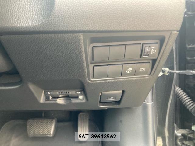 Toyota YARIS CROSS 2023-11 8102979-12