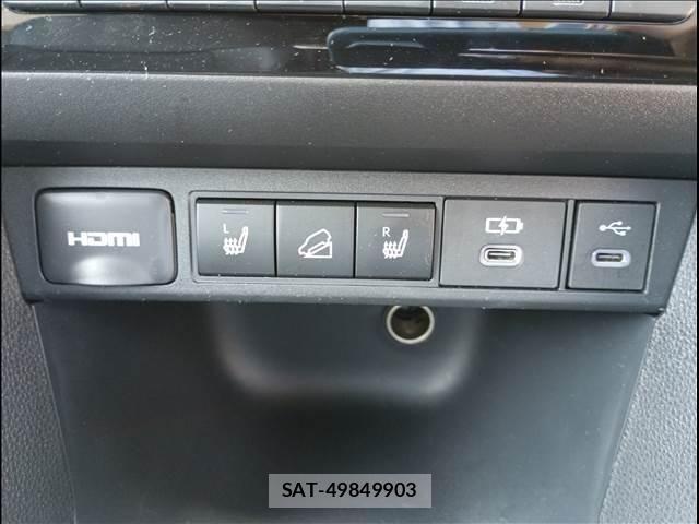 Toyota YARIS CROSS 2025-10 8102975-13