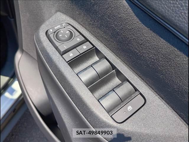 Toyota YARIS CROSS 2025-10 8102975-19