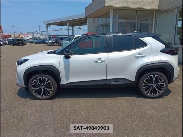 Toyota YARIS CROSS 2025-10 8102975-4