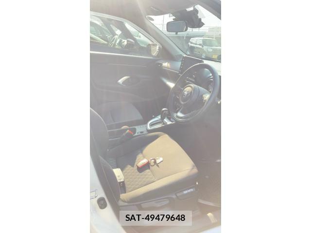 Toyota YARIS CROSS 2021-04 8102984-9