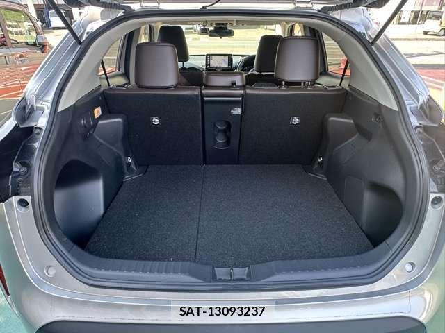 Toyota YARIS CROSS 2021-07 8102981-9