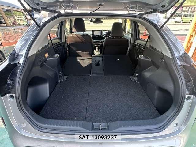 Toyota YARIS CROSS 2021-07 8102981-10