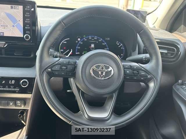 Toyota YARIS CROSS 2021-07 8102981-7