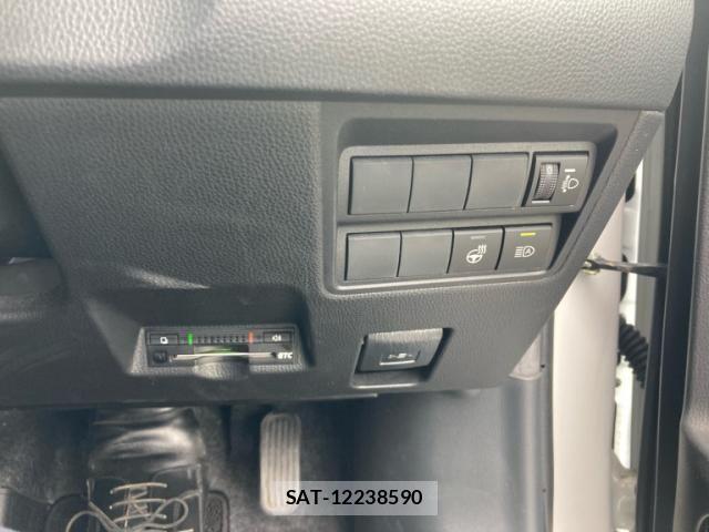 Toyota YARIS CROSS 2023-02 8102983-13