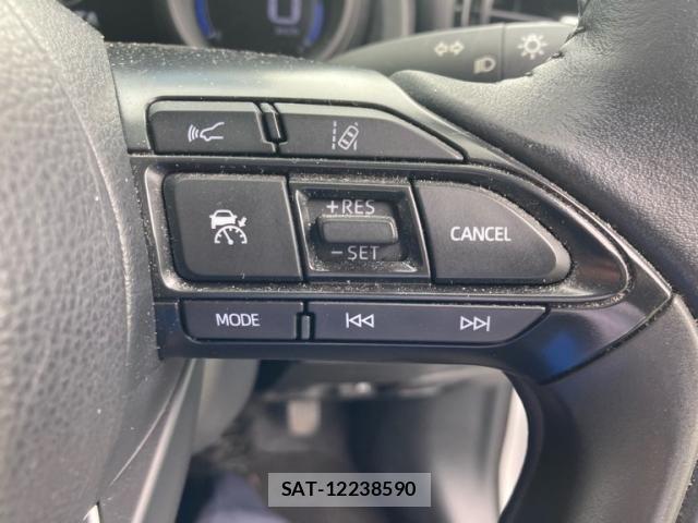 Toyota YARIS CROSS 2023-02 8102983-15