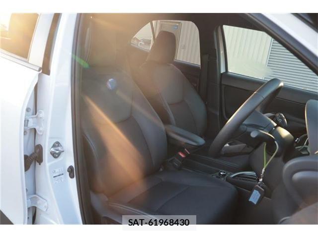 Toyota YARIS CROSS 2025-10 8133180-10