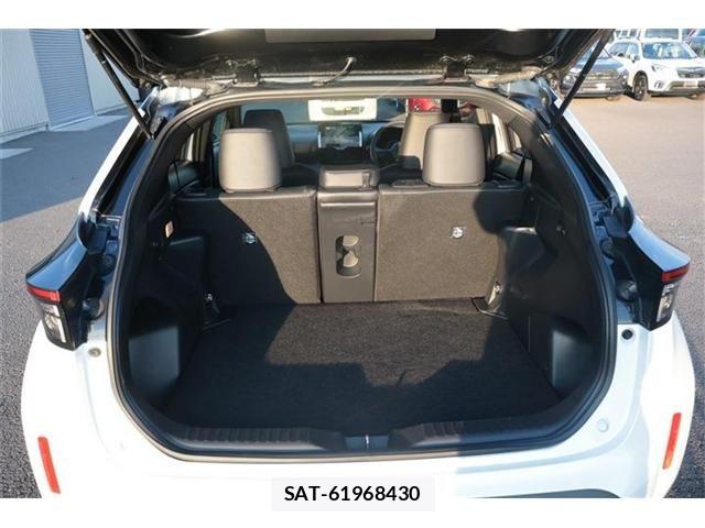 Toyota YARIS CROSS 2025-10 8133180-12