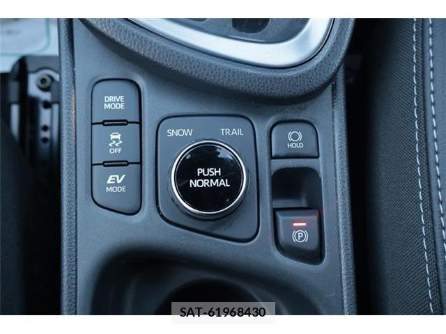 Toyota YARIS CROSS 2025-10 8133180-7