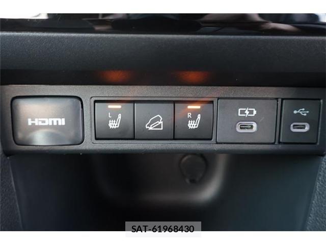 Toyota YARIS CROSS 2025-10 8133180-8