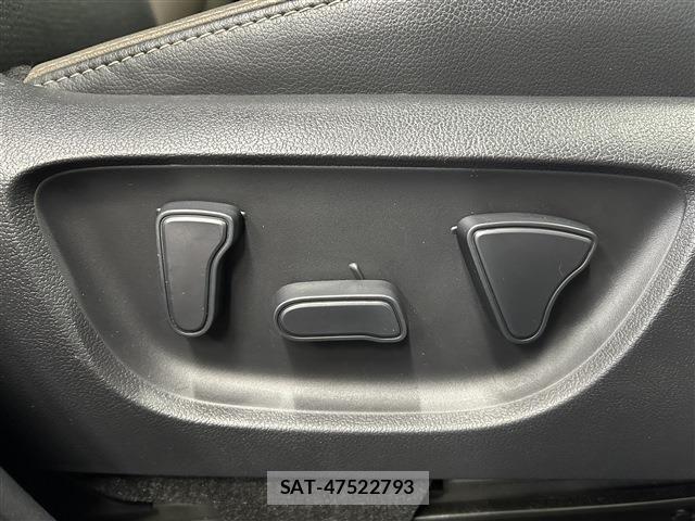 Toyota YARIS CROSS 2024-06 8133184-23