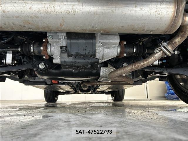 Toyota YARIS CROSS 2024-06 8133184-27