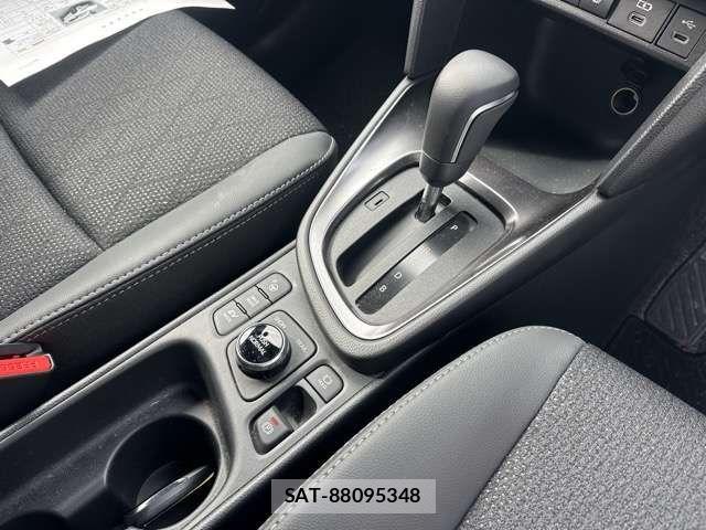 Toyota YARIS CROSS 2025-08 8133182-19