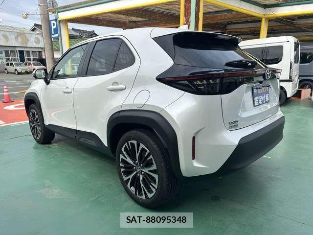 Toyota YARIS CROSS 2025-08 8133182-3
