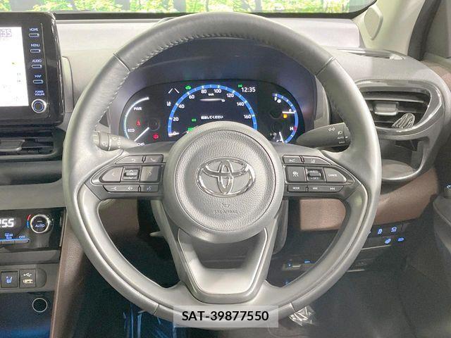 Toyota YARIS CROSS 2021-12 8133188-12