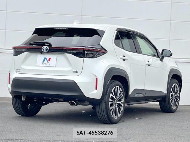 Toyota YARIS CROSS 2021-11 8133186-16