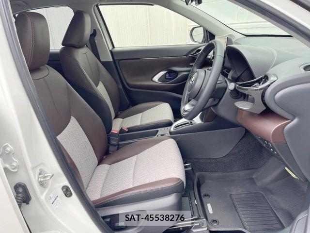 Toyota YARIS CROSS 2021-11 8133186-7