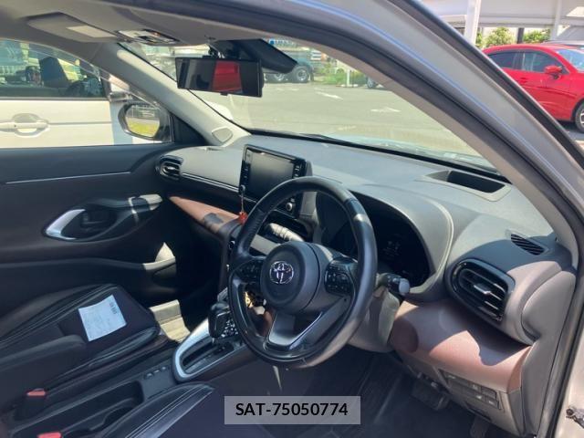 Toyota YARIS CROSS 2021-02 8133187-11