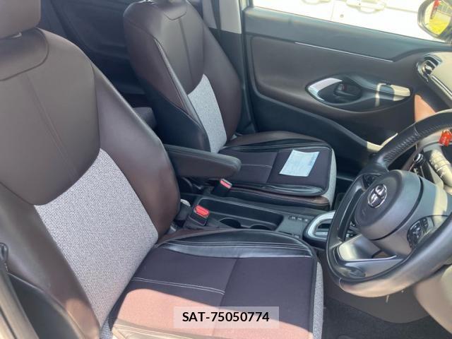 Toyota YARIS CROSS 2021-02 8133187-12