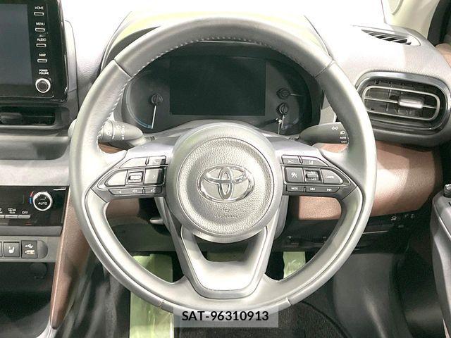 Toyota YARIS CROSS 2021-12 8133181-11