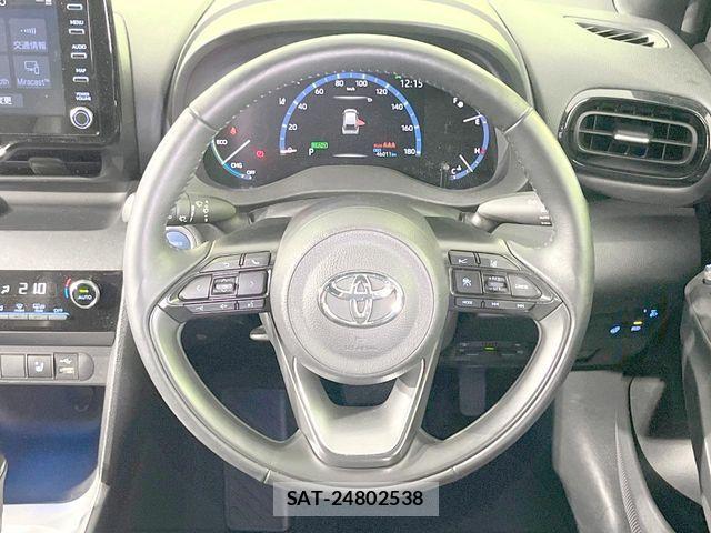 Toyota YARIS CROSS 2023-12 8147094-10